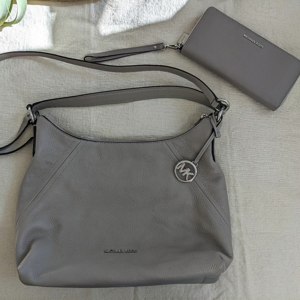 Michael Kors Grey Pebbled Leather Shoulder/Crossbody Bag